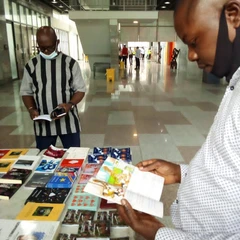 Procurez-vous des livres des écrivains congolais partout à Kinshasa grâce à Laesh RDC Image 10