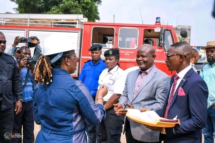 Tshopo : Madeleine Nikomba dote Kisangani de deux véhicules anti-incendies