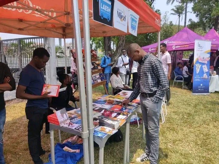 Procurez-vous des livres des écrivains congolais partout à Kinshasa grâce à Laesh RDC Image 71