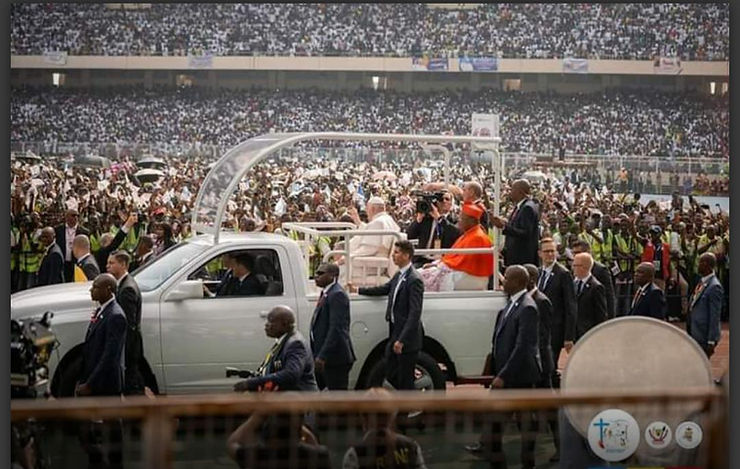 Pape au stade de martyrs à Kinshasa : Les jeunes scandent le départ de Felix Tshisekedi Image 87